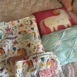 Unicorn Themed Bedding Set - Multicolor